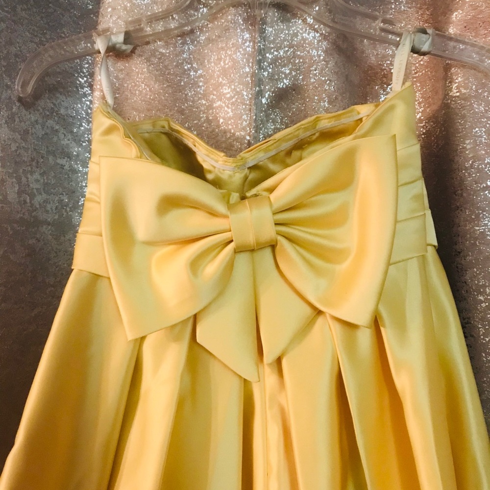 David's Bridal - yellow bow dress - Picture 5 of 6